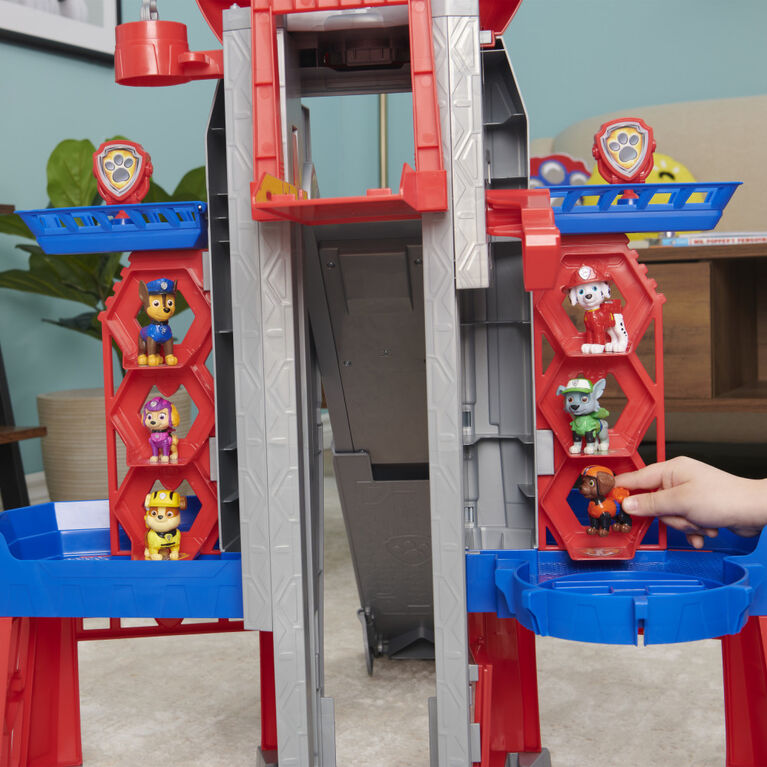 PAW Patrol, Ultimate City Tower du film transformable de 91 cm avec 6 figurines articulées à collectionner, véhicule, effets sonores et lumineux