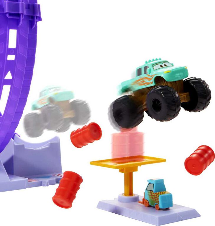 Disney and Pixar Cars On The Road Showtime Loop Playset with Monster Truck Ivy - R Exclusive