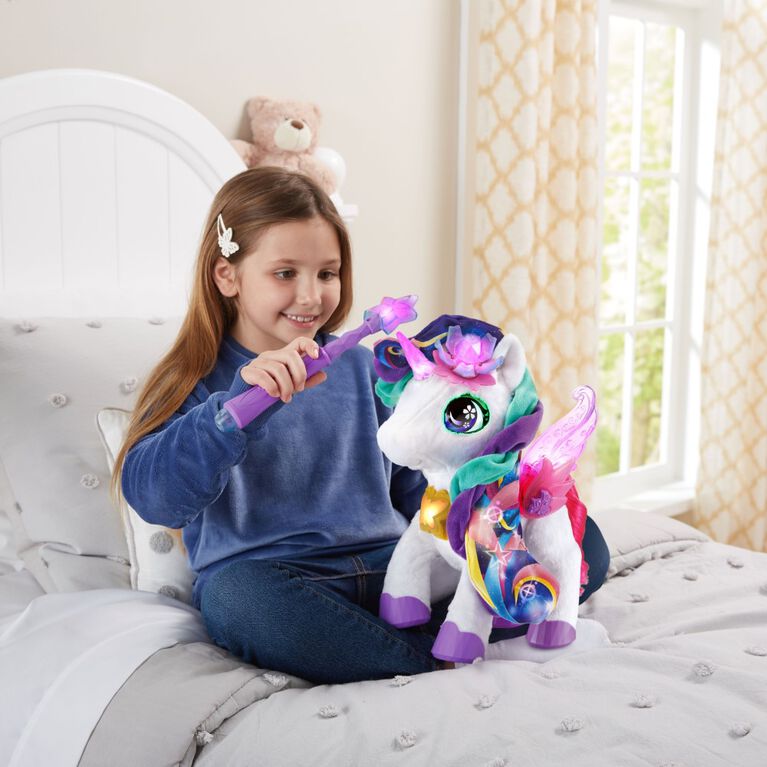 VTech Styla, ma licorne maquillage magique- Edition française, Jouet interactif, animal de compagnie électronique chantant avec baguette magique et accessoires de cheveux, enfants de 4 ans et plus