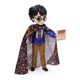 Wizarding World Harry Potter, 8-inch Harry Potter Doll Gift Set with Invisibility Cloak and 5 Doll Accessories
