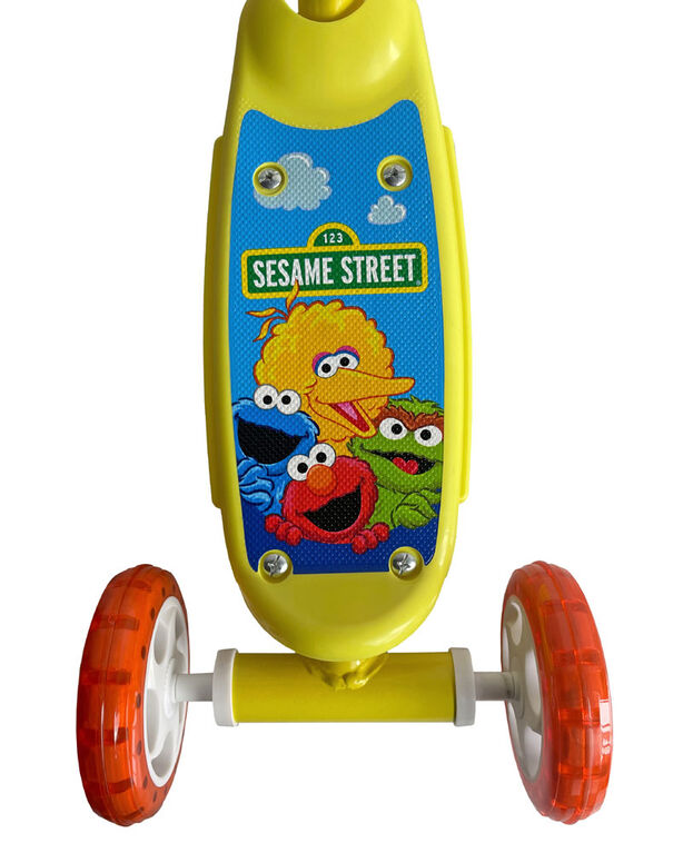 Sesame Street - 3 Wheel Scooter - R Exclusive