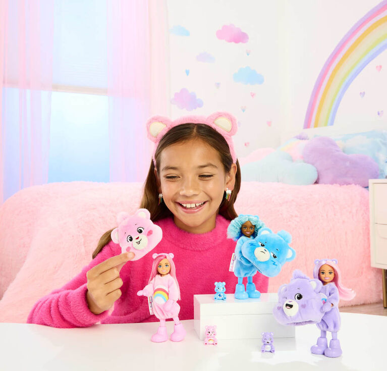 Poupée Barbie Cutie Reveal Chelsea et accessoires, série Bisounours, petite poupée avec costume et 6 surprises (les styles peuvent varier)