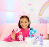 Poupée Barbie Cutie Reveal Chelsea et accessoires, série Bisounours, petite poupée avec costume et 6 surprises (les styles peuvent varier)
