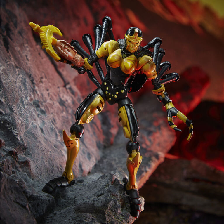 Transformers Deluxe WFC-K5 Blackarachnia Action Figure