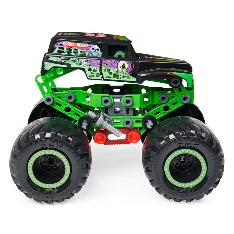 Meccano Junior, Official Monster Jam Grave Digger Monster Truck STEM Model Building Kit with Pull-back Motor