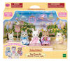 Calico Critters Royal Princess Set, maison de poupée Playset avec 5 figurines à collectionner et accessoires