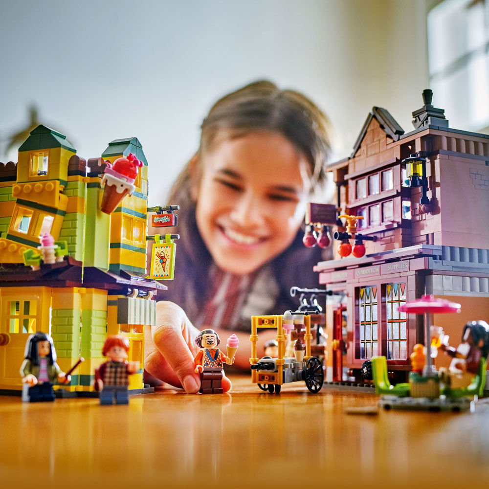 LEGO Harry Potter Quality Quidditch Supplies & Ice Cream Parlour - Kids Toy for Ages 8+ - 76452