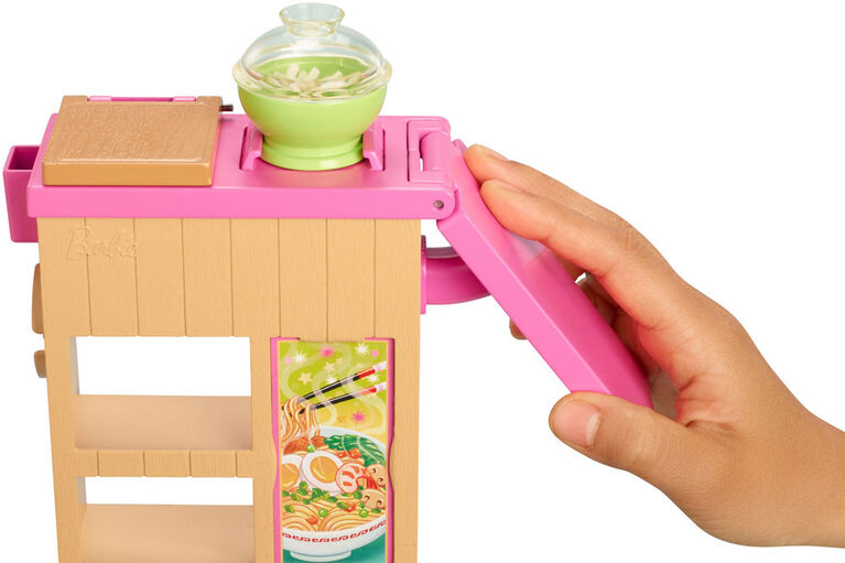 Barbie Noodle Bar Playset with Blonde Doll, Workstation, Accessories - English Edition