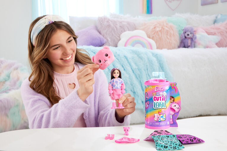 Barbie Cutie Reveal Cozy Cute Tees Series Chelsea Doll and Accessories, Plush Teddy Bear