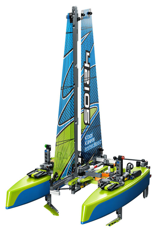 LEGO Technic Catamaran 42105 (404 pieces)