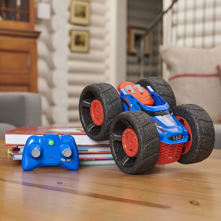 Air Hogs Super Soft, Jump Fury with Zero-Damage Wheels, Extreme Jumping Remote Control Car, 1:15 Scale