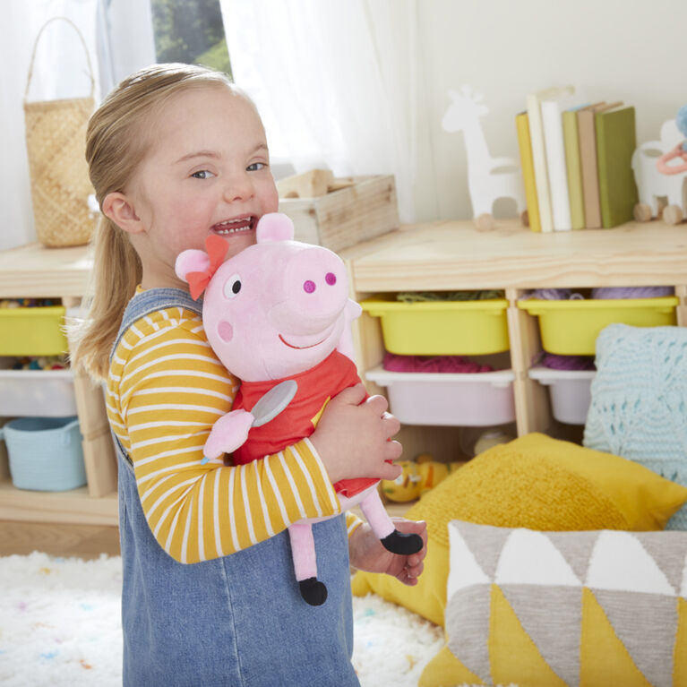 Peppa Pig Peppa chante, peluche chantante avec robe rouge pailletée et boucle, chante 3 chansons - Édition française