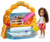 Poupée Barbie Club Chelsea et coffret de jeu Aquarium, brunette de 15 cm (6 po), avec accessoires