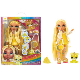 Rainbow High Sunny (jaune) avec nécessaire à gelée et animal - poupée scintillante jaune de 11 po (28 cm)