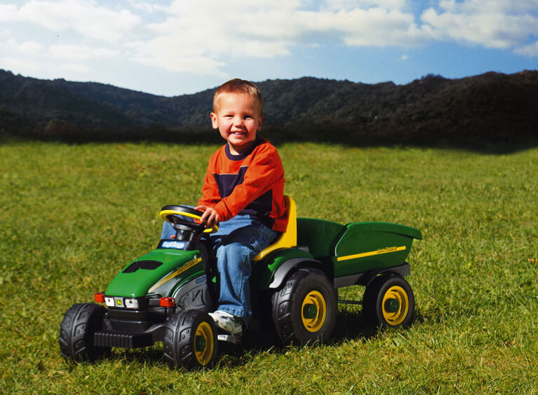 Tracteur à pédales enfant jeu amusant en plein air dès 3 ans