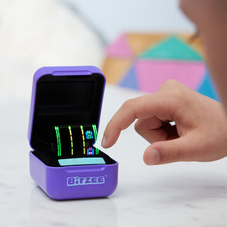 Bitzee, jouet animal numérique interactif et boîtier avec 15 animaux à l'intérieur, animaux électroniques virtuels qui réagissent au toucher