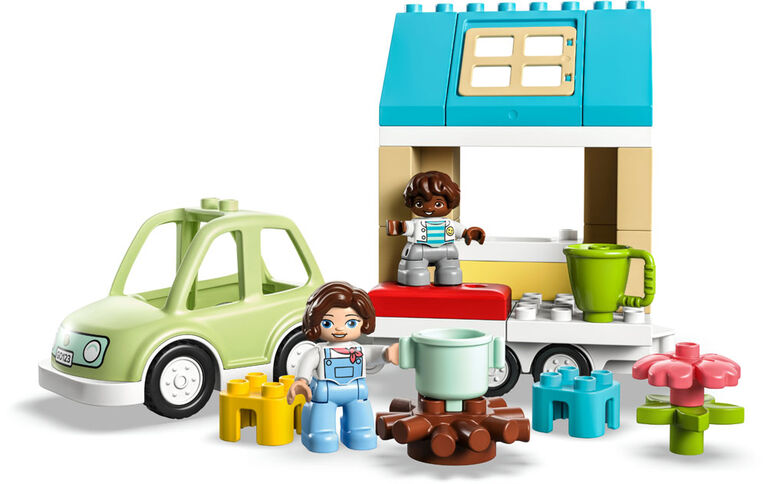 LEGO DUPLO Town Family House on Wheels 10986 Building Toy Set (31 Pieces)