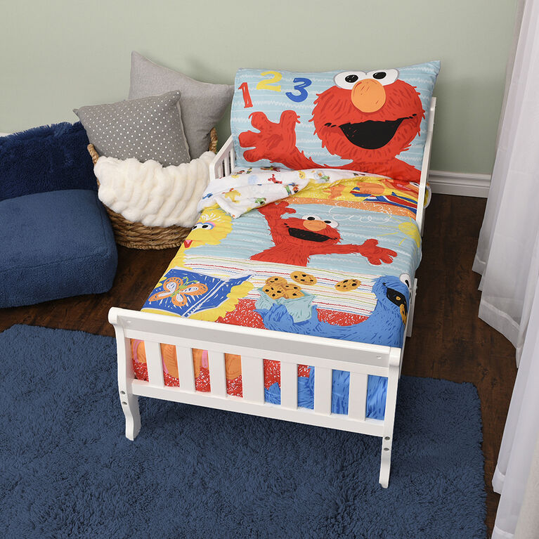 Sesame Street 3 Piece Toddler Bedding Set, Standard Crib