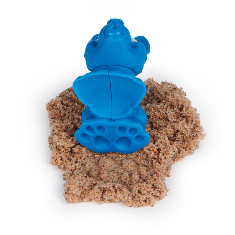 Kinetic Sand, Doggie Dig with Surprise Multipurpose Dog Tool, 6oz Beach Sand and Play Sand Storage (Styles May Vary), Sensory Toys