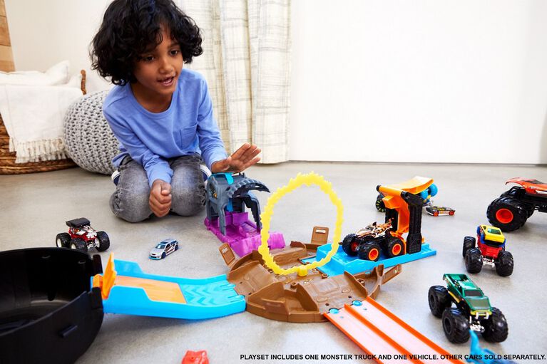 Hot Wheels Monster Trucks Pit And Launch Bone Shaker Play Set