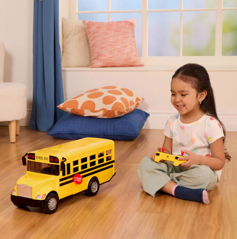 Battat - R/C School Bus