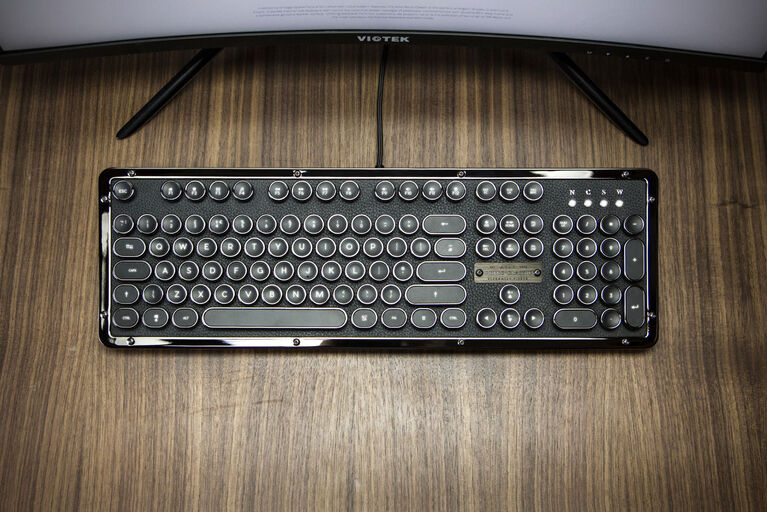 USB Retro Classic Mechanical Keyboard (ONYX) Toys R Us Canada