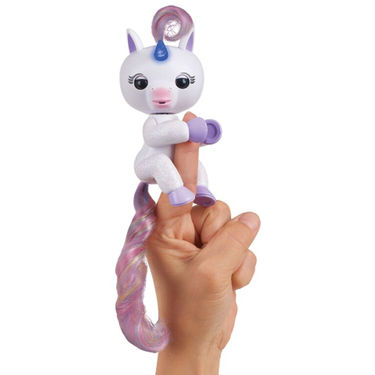Fingerlings Light Up Unicorn Mackenzie White Friendly
