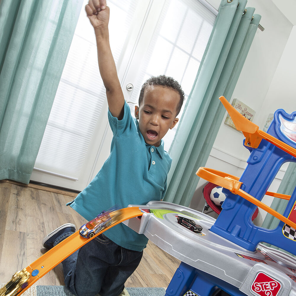 Hot wheels rally shop raceway