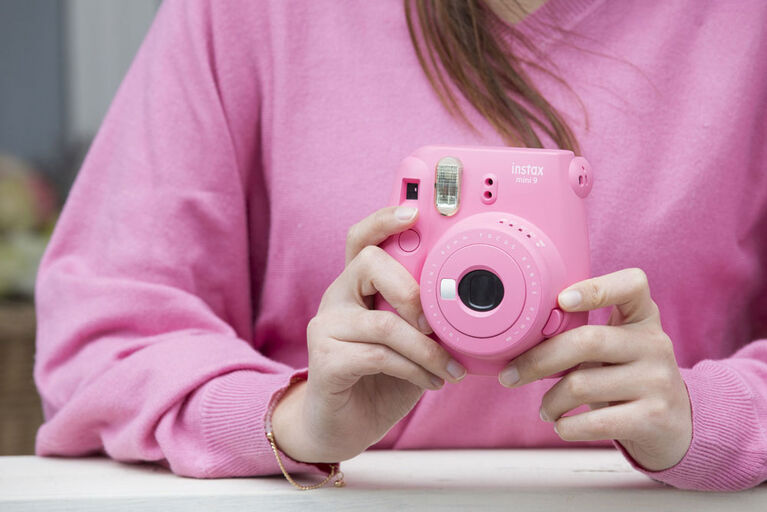 Appareil photo Instax Mini 9 de Fujifilm - Rose Flamant