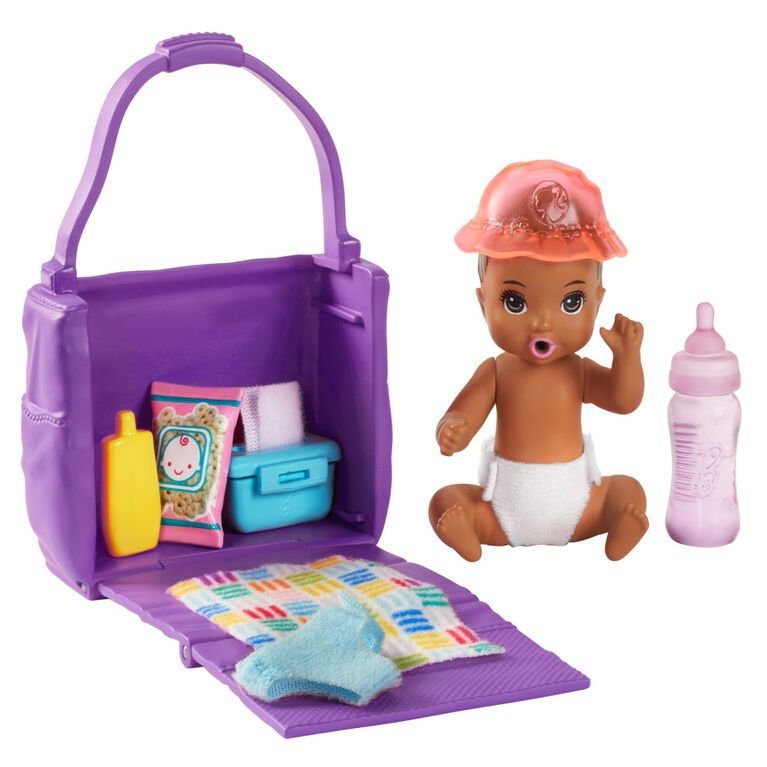 Coffret Barbie Skipper Baby Sitter Special Repas Et Change Avec Poupee Bebe Qui Change De Couleur Sac A Langer Qui S Ouvre Et 7 Accessoires Toys R Us Canada