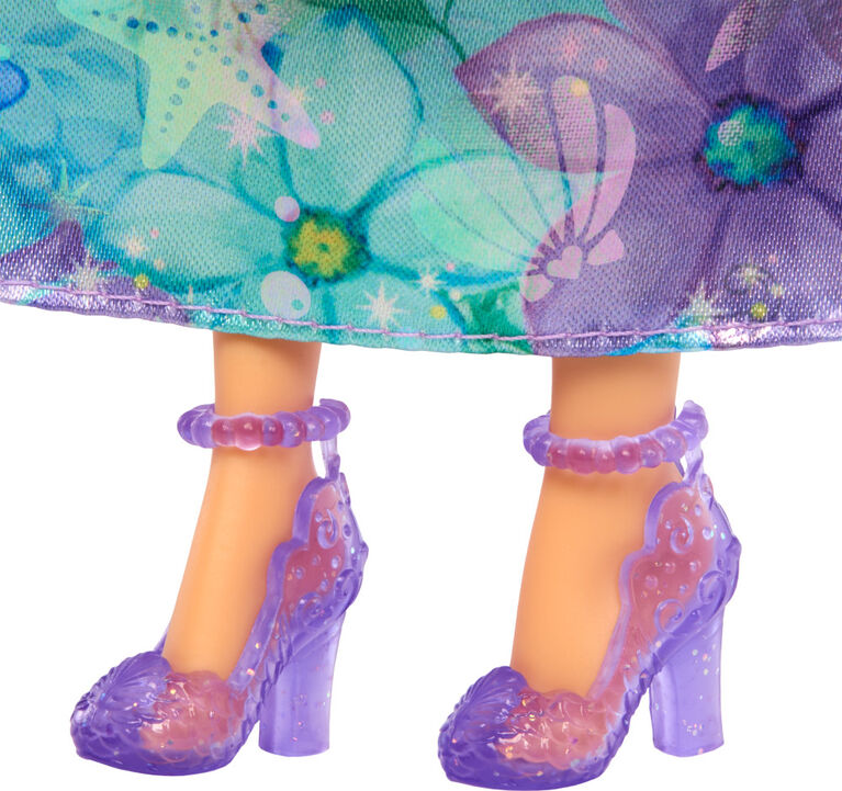 Disney Princess Spin & Reveal Fashion Doll & Accessories with 11 Surprises