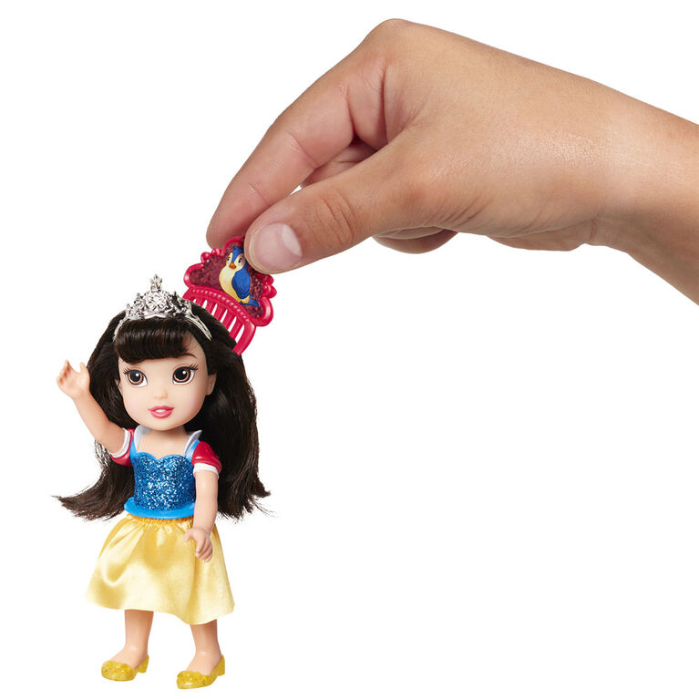 Mini poupée de Belle Princesse Disney avec peigne 