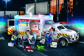 R_V''s: Ambulance with Lights and Sound