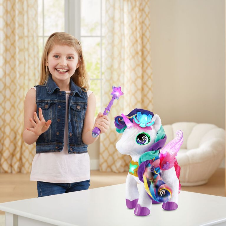VTech Styla, ma licorne maquillage magique- Edition française, Jouet interactif, animal de compagnie électronique chantant avec baguette magique et accessoires de cheveux, enfants de 4 ans et plus