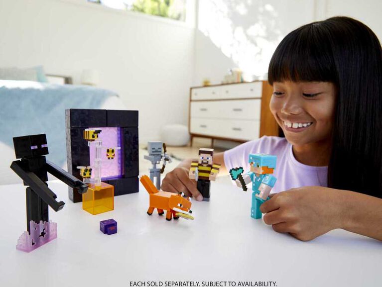 Minecraft Craft-A-Block Alex in Diamond Armor Figure