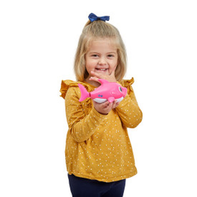 Robo Alive Junior Baby Shark Pink Battery-Powered Sing and Swim Bath Toy by ZURU