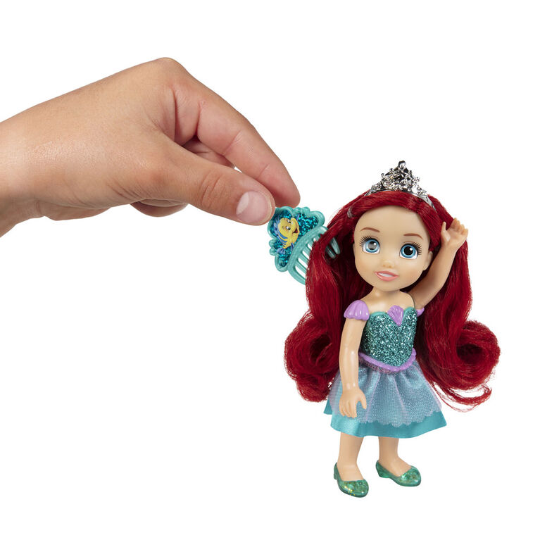 Disney Princess - Poup&eacute;e Ariel de 6 pouces avec corsage moul&eacute; paillet&eacute;&nbsp;