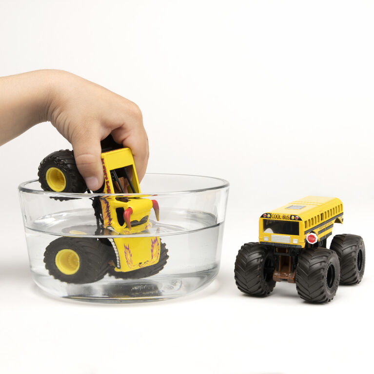 Monster Jam, Official El Toro Loco vs. Higher Education Color-Changing Die-Cast Monster Trucks, 1:64 Scale