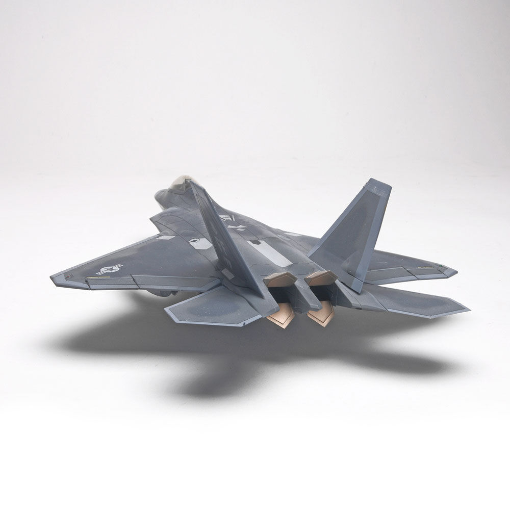 Revell F 22 Raptor Model