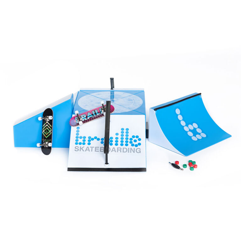 Braille Skateboarding Skate Ramp and Rail Playset - English Edition