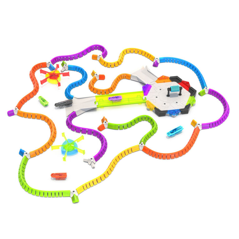 HEXBUG Flash Nano Nano Zone - Colorful Sensory Playset for Kids - Build Your Own Zone - Over 60 Pieces and Batteries Included