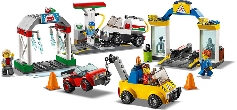 LEGO City Town Le garage central 60232