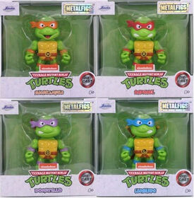 2.5" Teenage Mutant Ninja Turtles Keychain Metal Figure in PDQ - 1 per order, colour may vary (Each sold separately, selected at Random)