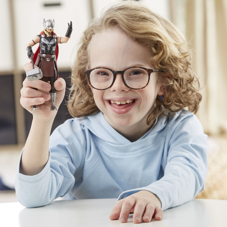 Marvel Studios' Thor: Love and Thunder Mighty Thor Toy, 6-Inch-Scale Deluxe Action Figure with Action Feature