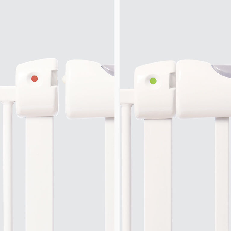 Evenflo Easy Walk-Thru Pressure-Mounted Pass-Through Gate (White)