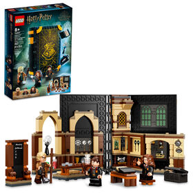 LEGO Harry Potter Hogwarts Moment: Defence Class 76397 Building Kit (257 Pieces)