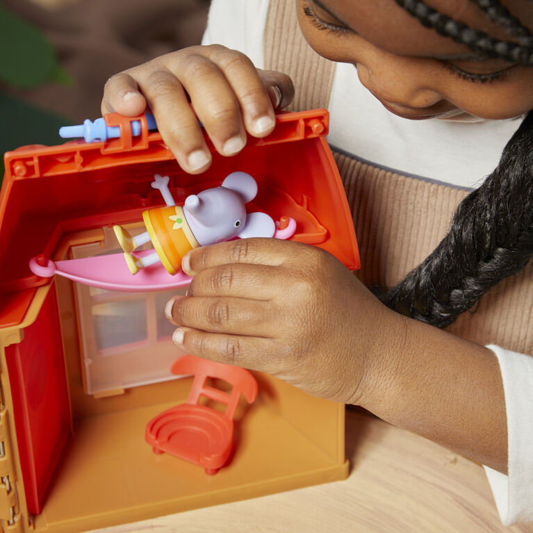 Peppa's Woodland Club La cabane forestière, inclut 1 cabane, 3 figurines de 7,5 cm et 6 accessoires - Notre exclusivité