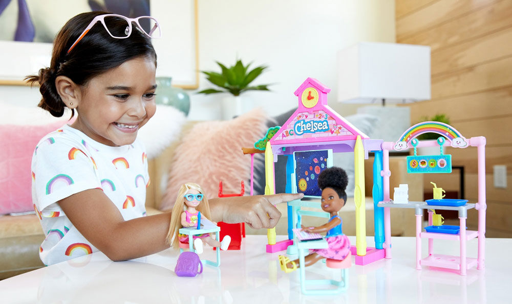 Barbie club chelsea back to school set top