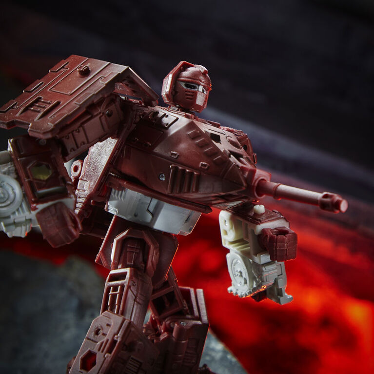 Transformers Deluxe WFC-K6 Warpath Action Figure