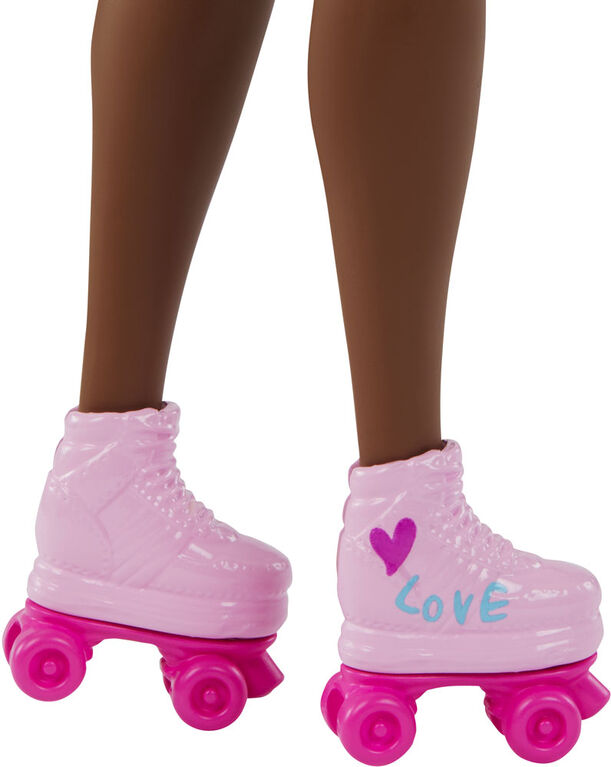 Barbie Day and Play Rollers Tendance, poupée et accessoires